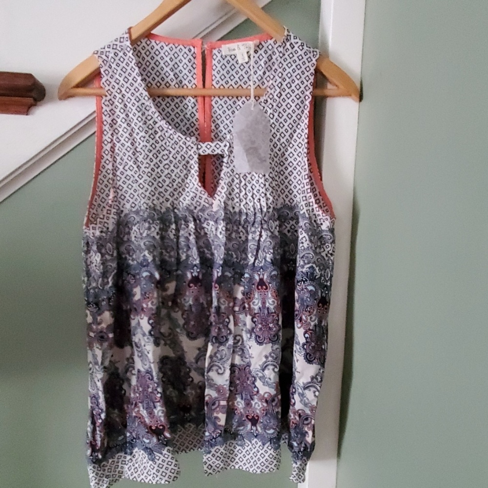 NWT Hem & Thread tank